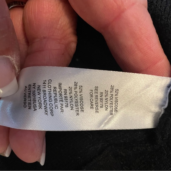 Elite Tahari Cropped Jacket - Picture 8 of 9